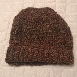 💚Handmade Crochet hat. Never worn. Multiple browns in color.